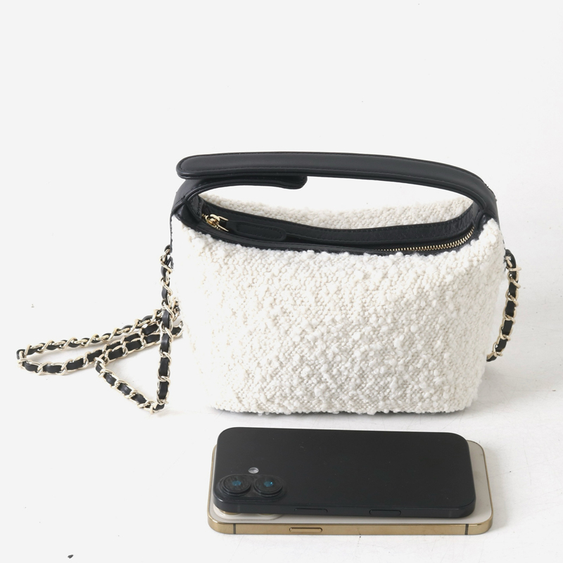 レザークラシックミニホーボスバッグ女性のための高級デザイナー - Leather Classic Strap のレビューと価格